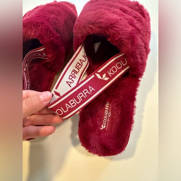 Koolaburra by UGG Fuzz’n II Back-Strap Slide Slippers in Maroon, size 9 - Picture 3 of 8